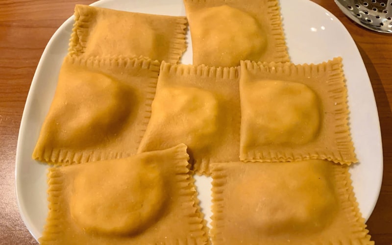 Ravioli cacio e pepe